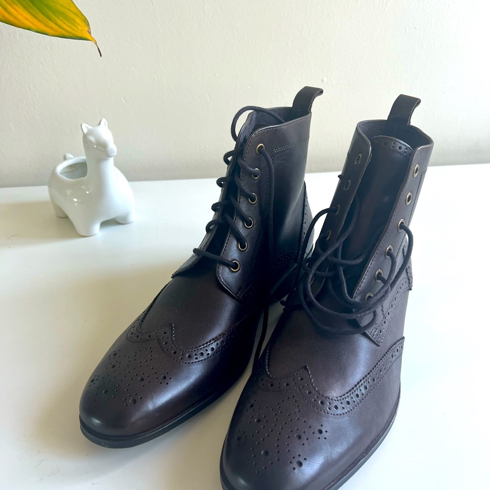 Brand New Never Used Banana Republic Size 11